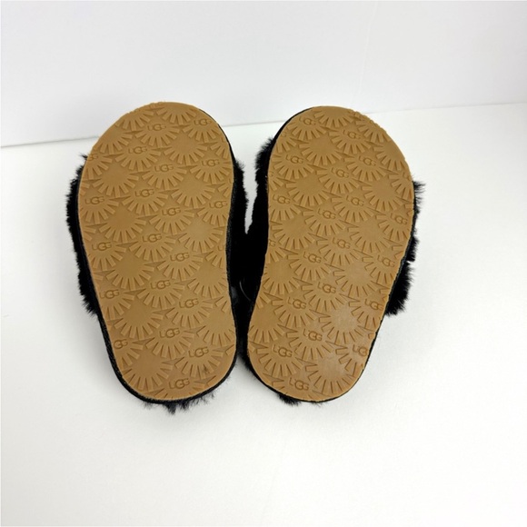 Toddler Ugg Slippers - Picture 8 of 8